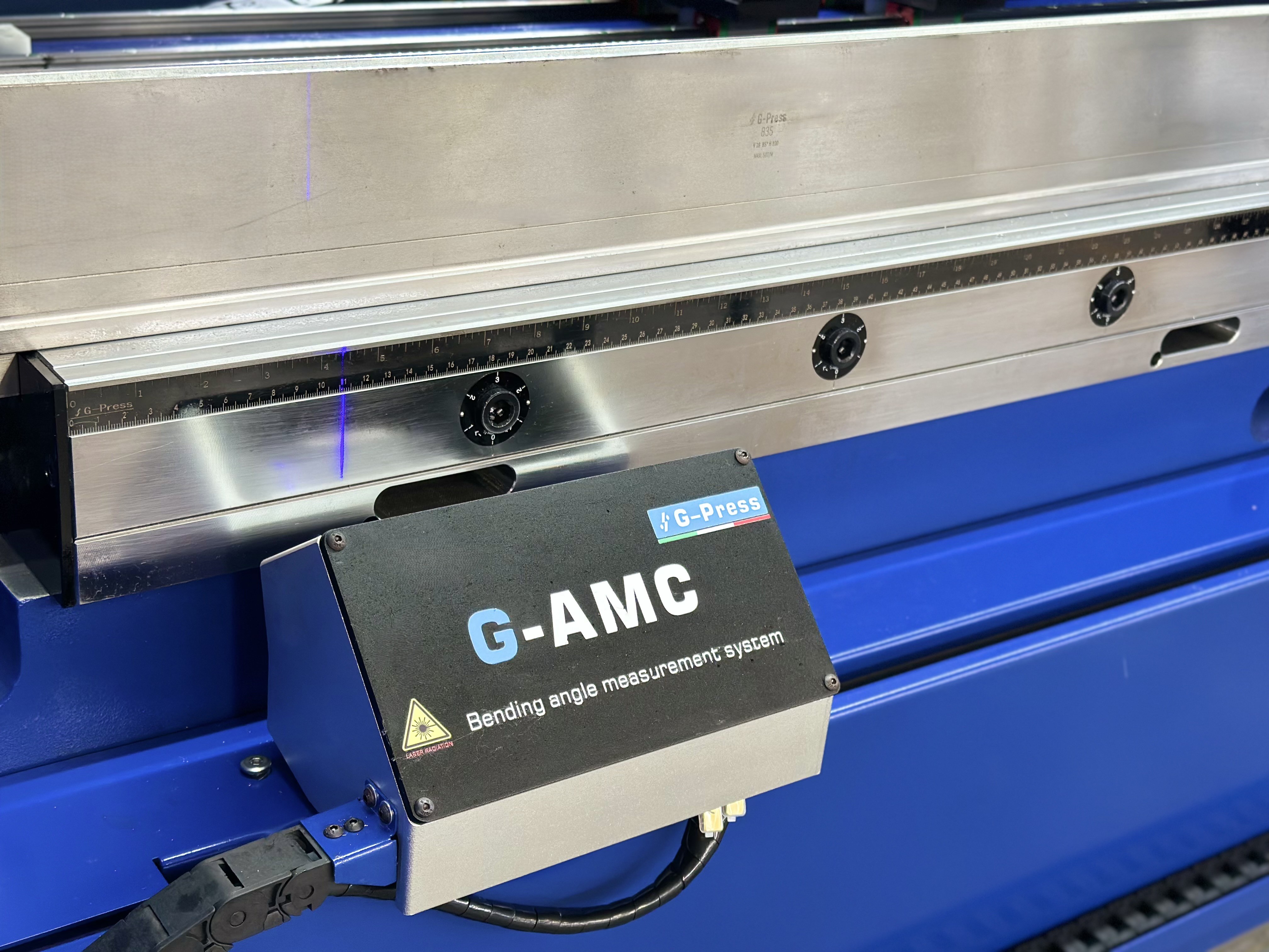 Winkelmessung VC GHX Abkantpresse von G-Press mit Cybelec Steuerung oder Delem