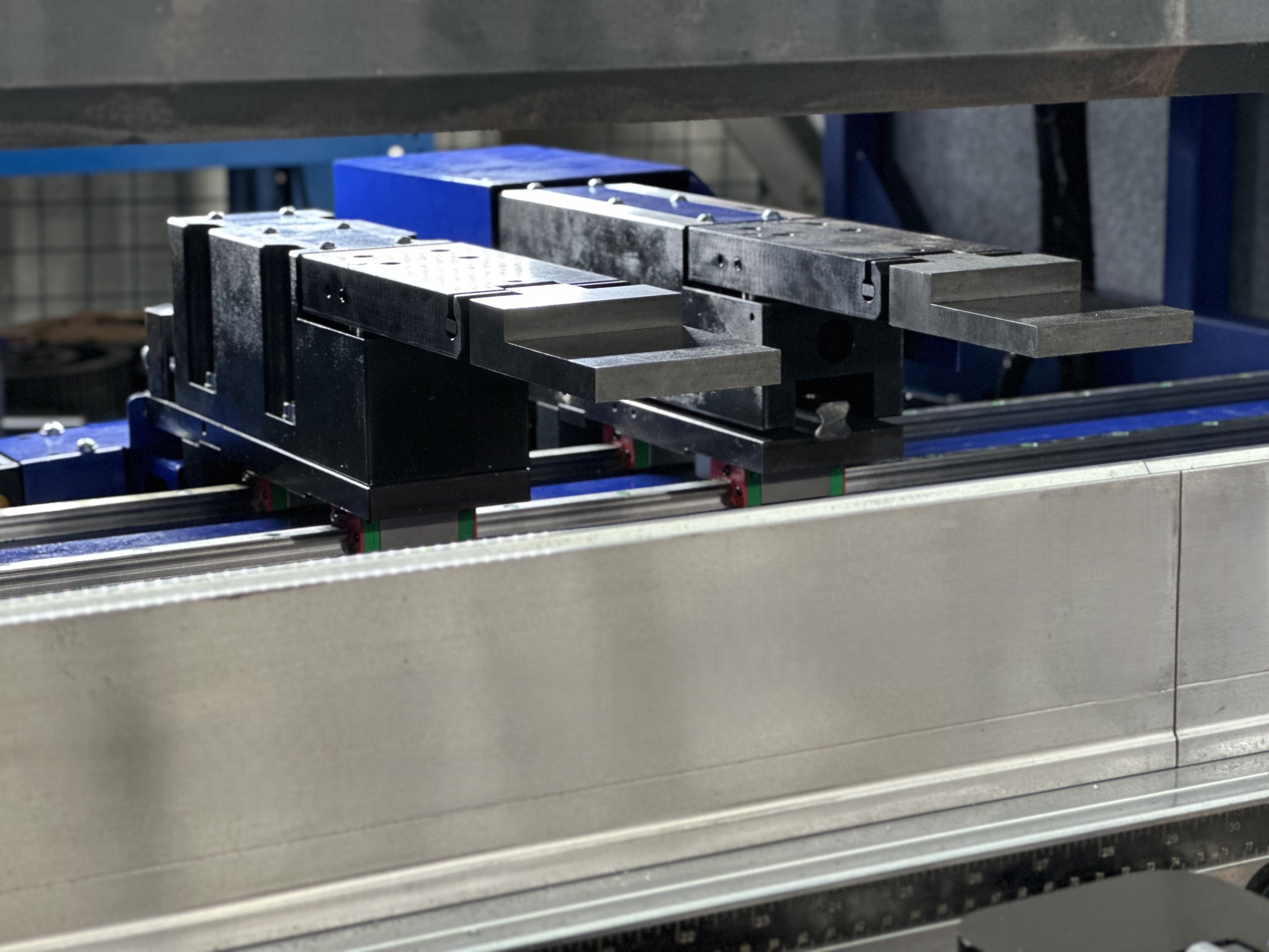 G-Press Cybelec oder Delem Steuerung