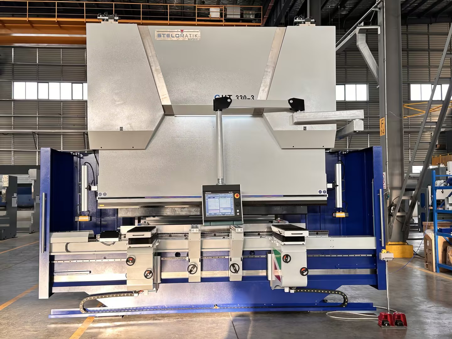 Abkantpresse GPress mit Cybelec oder Delem