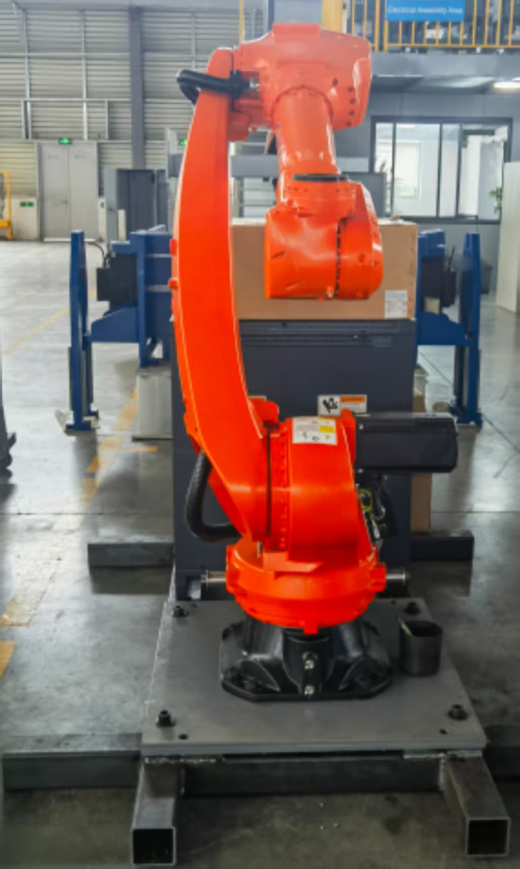 GECO Kuka Roboter G-Press mit Cybelec