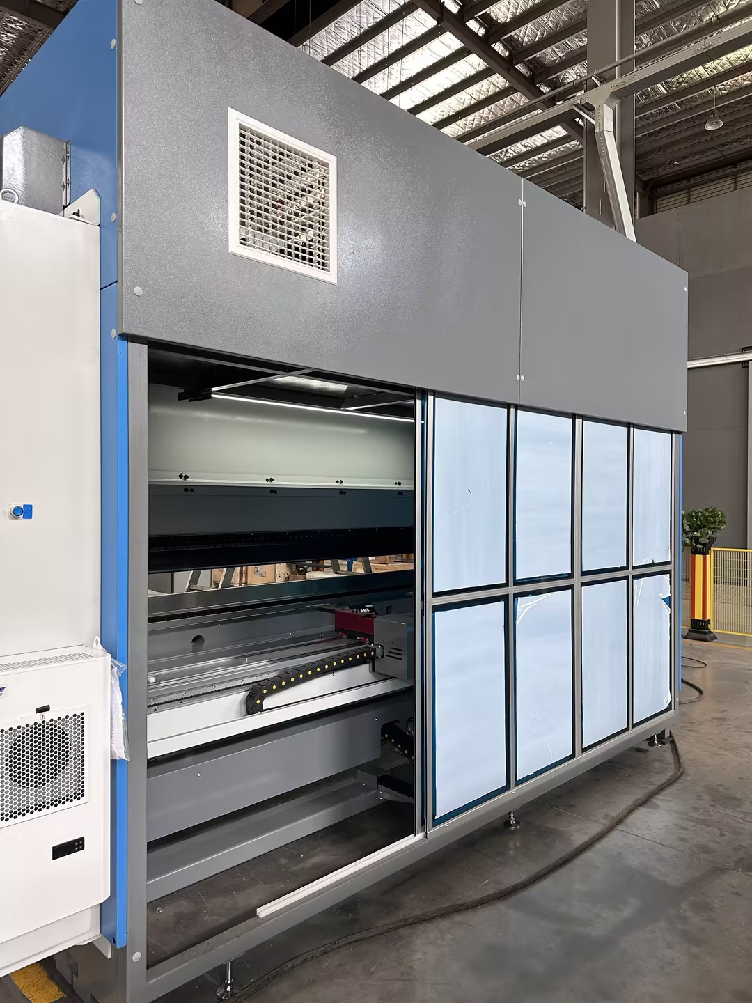 GHX mit Cybelec oder delem von G-Press Abkantpresse